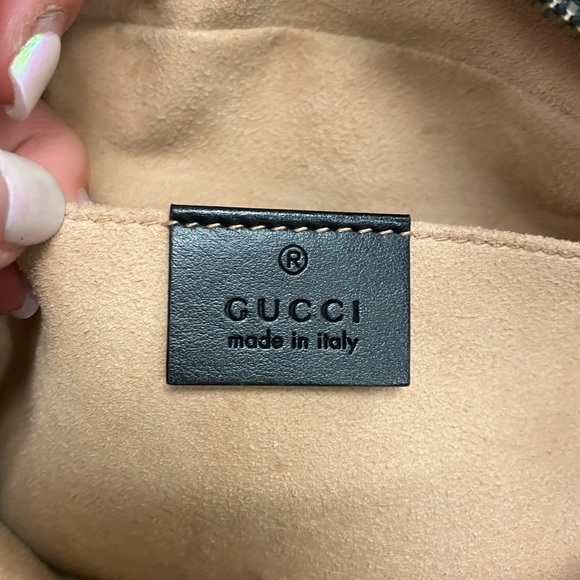 SOLD ON IG ✖️ Gucci Marmont Camera Bag - Picture 4 of 8